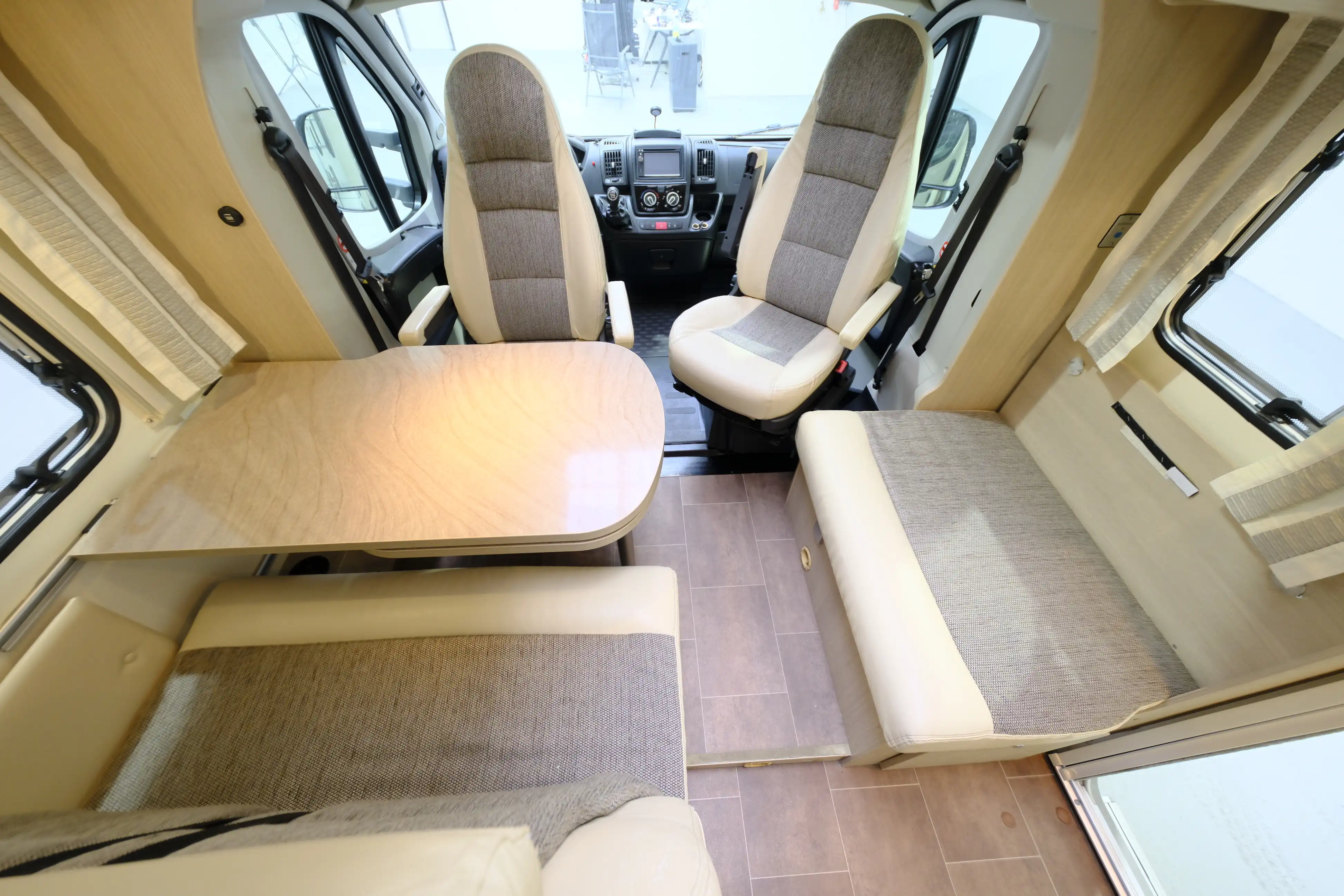 BUERSTNER Nexxo T 720 - Ansicht 6